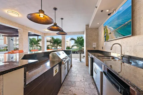 $1,750,000 | 550 Okeechobee Boulevard, Unit UPH11, West Palm Beach, FL 33401