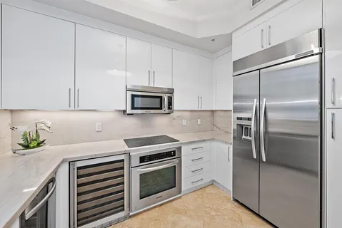 $1,750,000 | 550 Okeechobee Boulevard, Unit UPH11, West Palm Beach, FL 33401