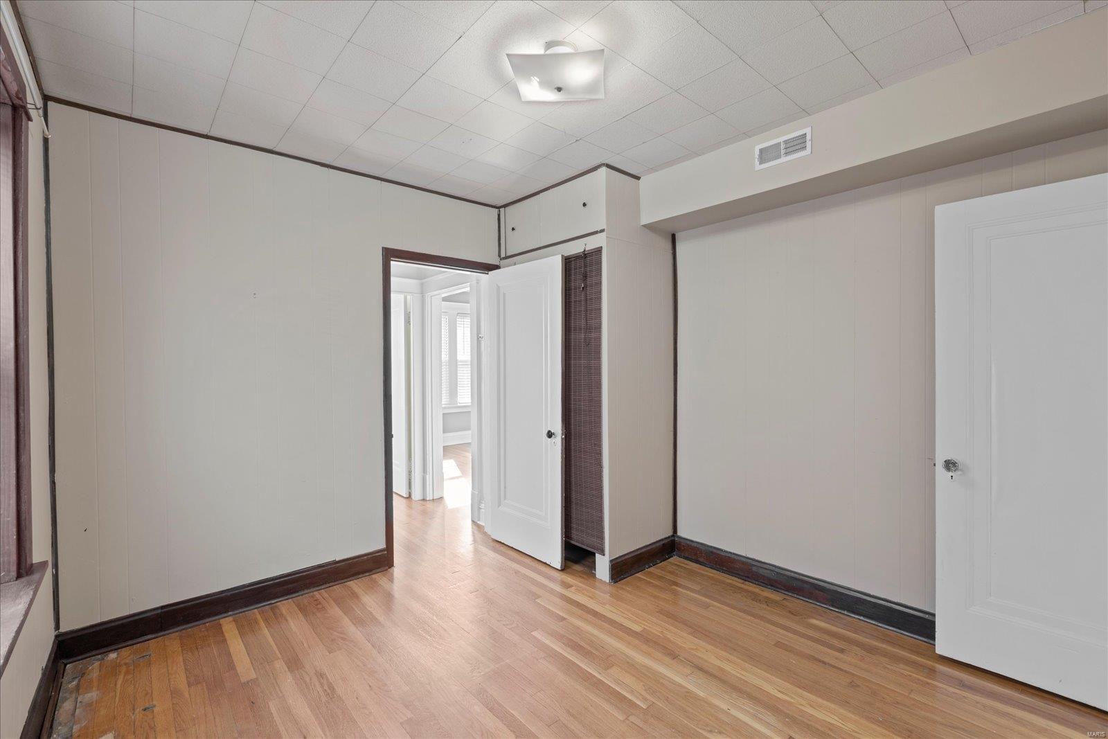 1027 Commodore Drive St. Louis, MO 63117 - Photo 12 of 34