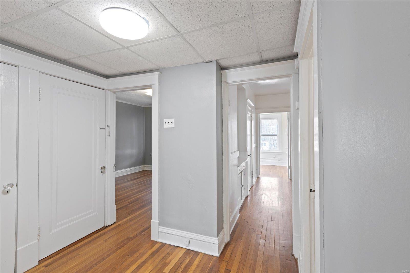 1027 Commodore Drive St. Louis, MO 63117 - Photo 13 of 34