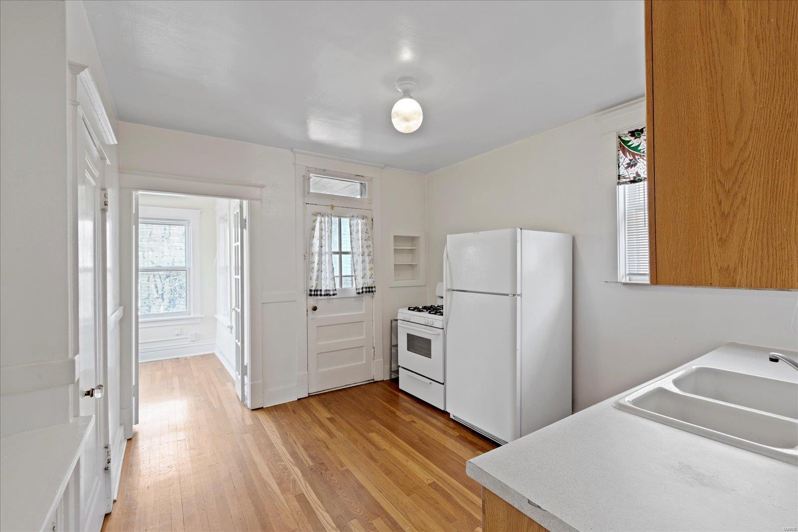 1027 Commodore Drive St. Louis, MO 63117 - Photo 14 of 34