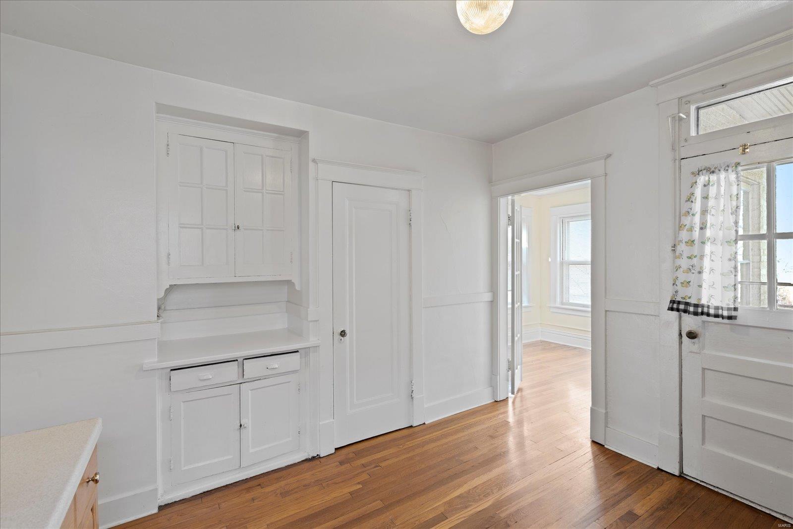 1027 Commodore Drive St. Louis, MO 63117 - Photo 16 of 34