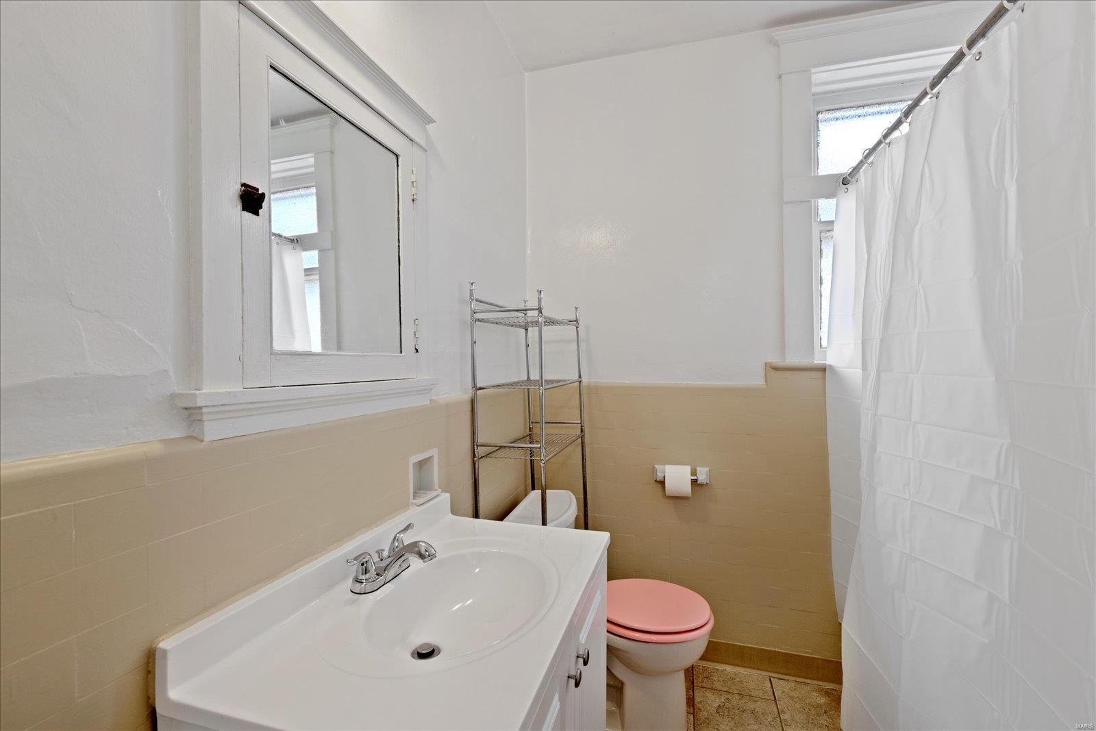 1027 Commodore Drive St. Louis, MO 63117 - Photo 19 of 34