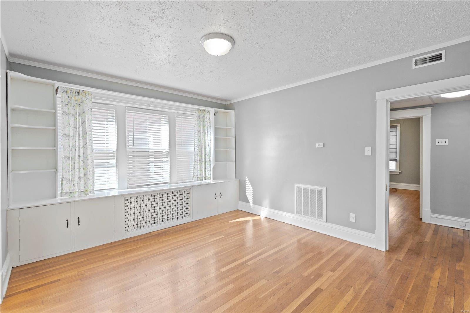 1027 Commodore Drive St. Louis, MO 63117 - Photo 6 of 34