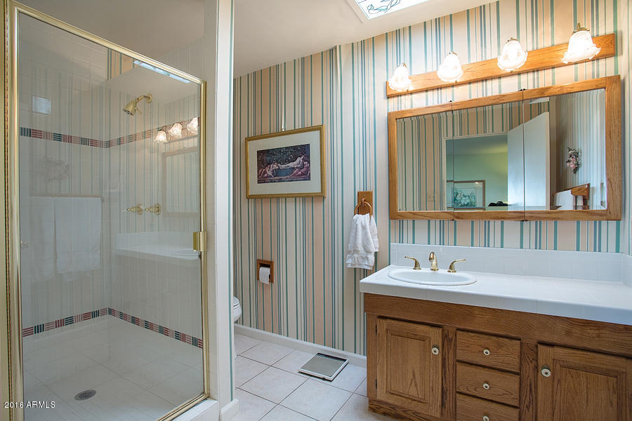 438 East Lamar Road Phoenix, AZ 85012 - Photo 12 of 24 438 E Lamar-14