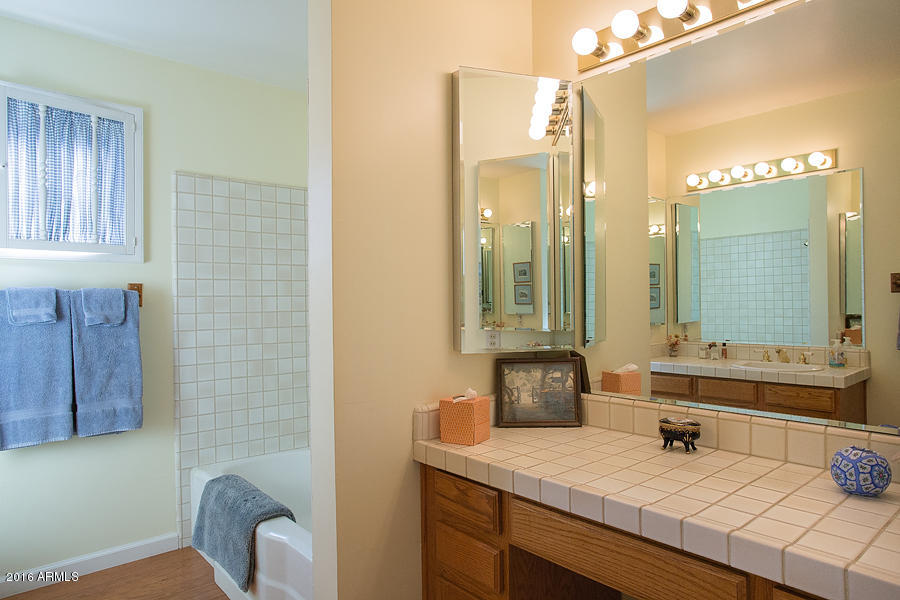 438 East Lamar Road Phoenix, AZ 85012 - Photo 19 of 24 438 E Lamar-21