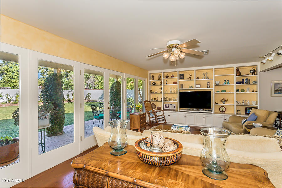 438 East Lamar Road Phoenix, AZ 85012 - Photo 3 of 24 438 E Lamar-7