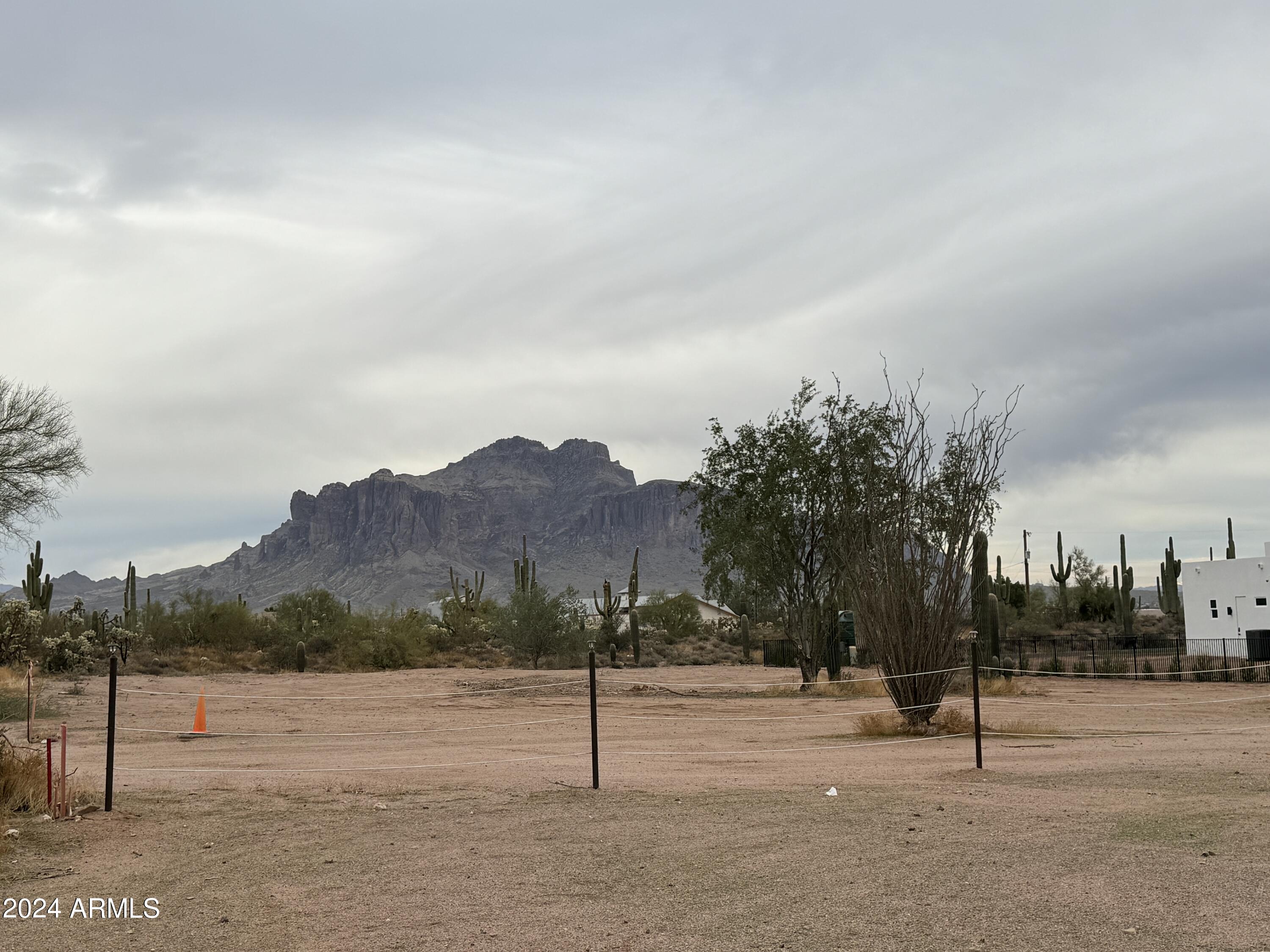 5048 North Gila Road Apache Junction, AZ 85119 - Photo 11 of 12 Front View!
