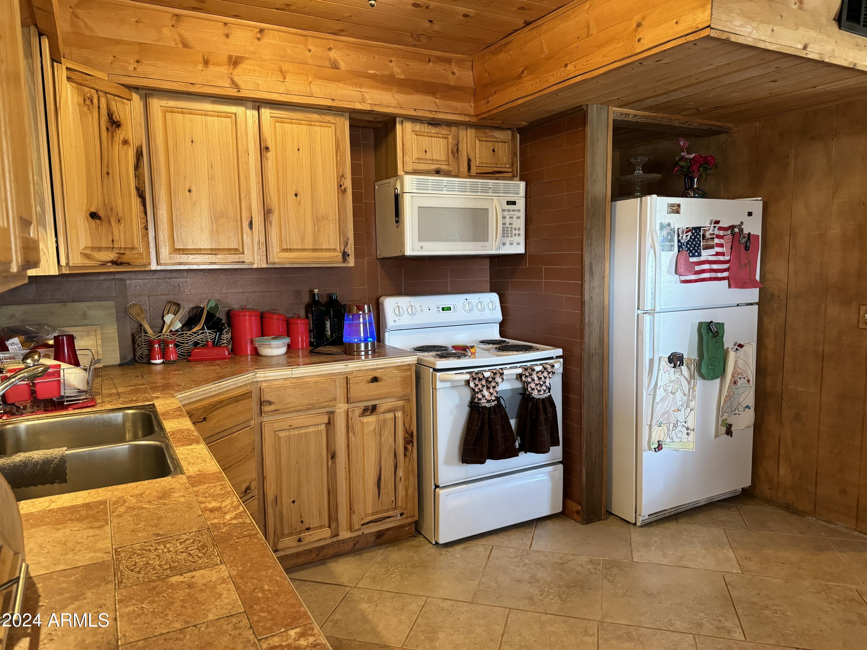 5048 North Gila Road Apache Junction, AZ 85119 - Photo 2 of 12 IMG_1550