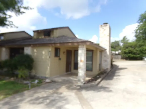 $1,995 | 295 Mooring Circle, Unit B, Lakeway, TX 78734