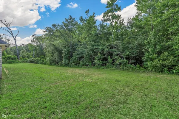 $379,900 | 1013 VOSS Road, Stonewall, LA 71078