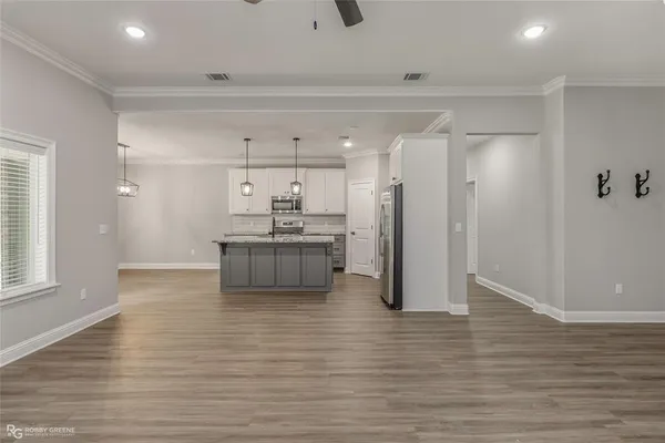 $379,900 | 1013 VOSS Road, Stonewall, LA 71078