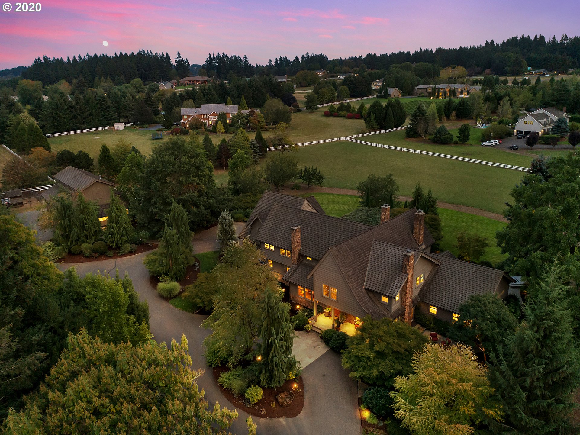 6188 Southwest Wilhelm Road Tualatin, OR 97062 - Photo 3 of 32 Gallery Image 3