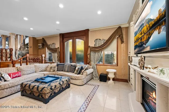 $2,199,999 | 35 Jeffrey Place | Tottenville