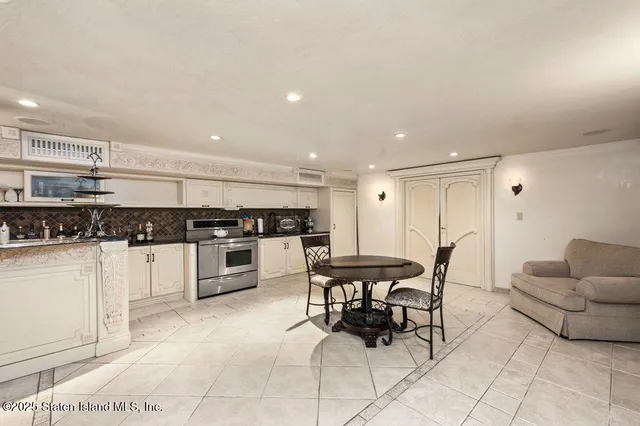 $2,199,999 | 35 Jeffrey Place | Tottenville