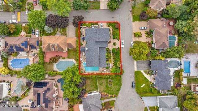 $2,199,999 | 35 Jeffrey Place | Tottenville