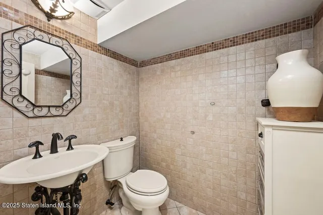 $2,199,999 | 35 Jeffrey Place | Tottenville