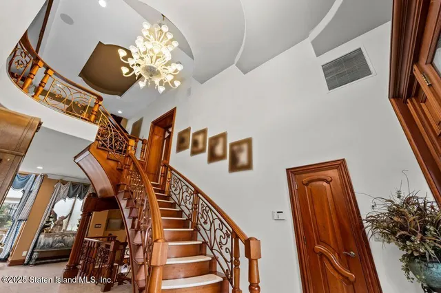 $2,199,999 | 35 Jeffrey Place | Tottenville