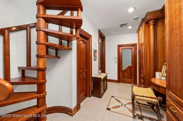 $2,199,999 | 35 Jeffrey Place | Tottenville