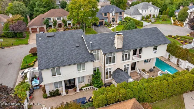 $2,199,999 | 35 Jeffrey Place | Tottenville