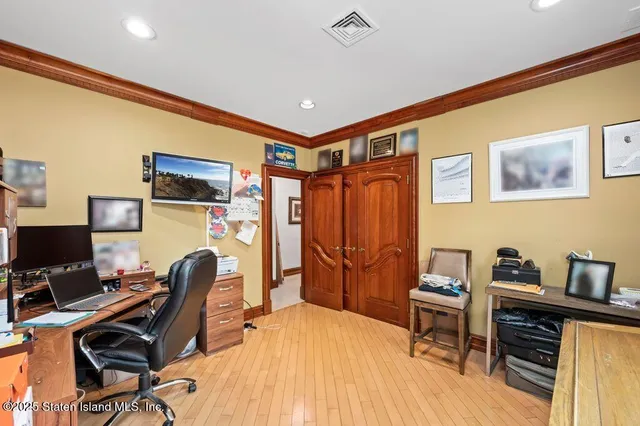 $2,050,000 | 35 Jeffrey Place | Tottenville