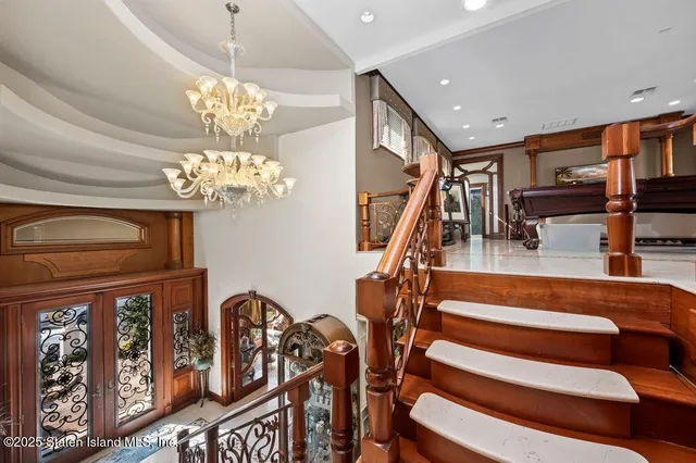 $2,199,999 | 35 Jeffrey Place | Tottenville