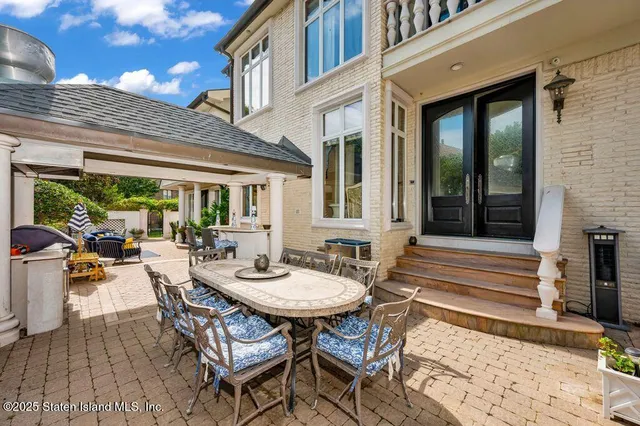 $2,050,000 | 35 Jeffrey Place | Tottenville