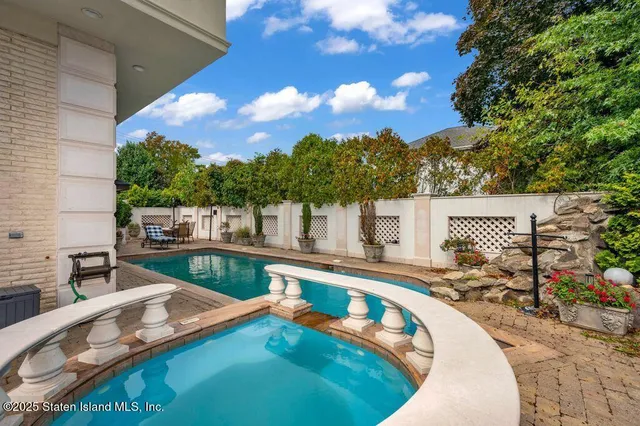 $2,050,000 | 35 Jeffrey Place | Tottenville