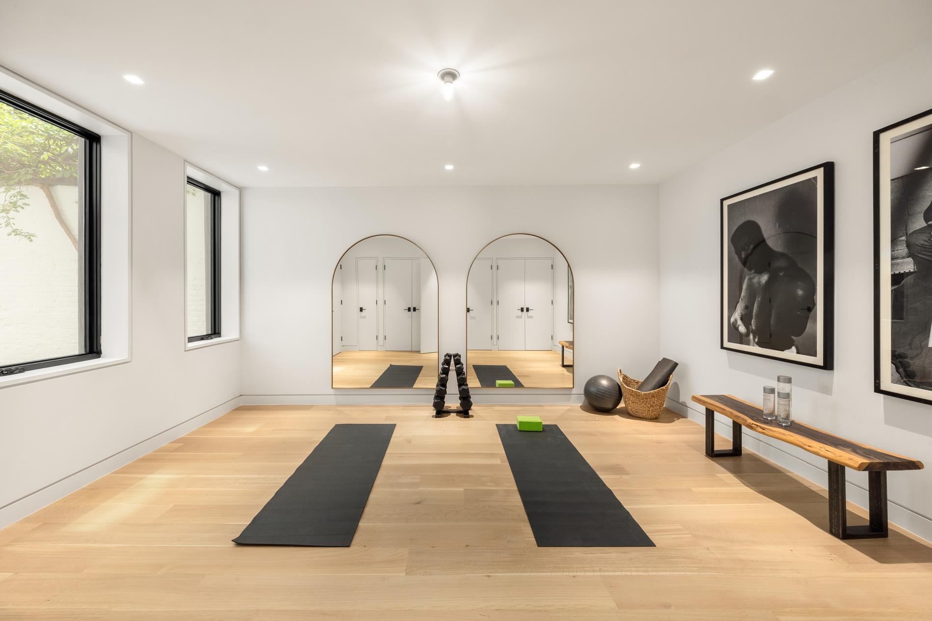 250 West 73rd Street Manhattan, NY 10023 - Photo 24 of 25