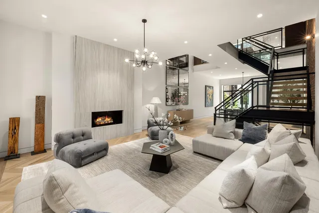 $15,995,000 | 250 West 73rd Street | Upper West Side