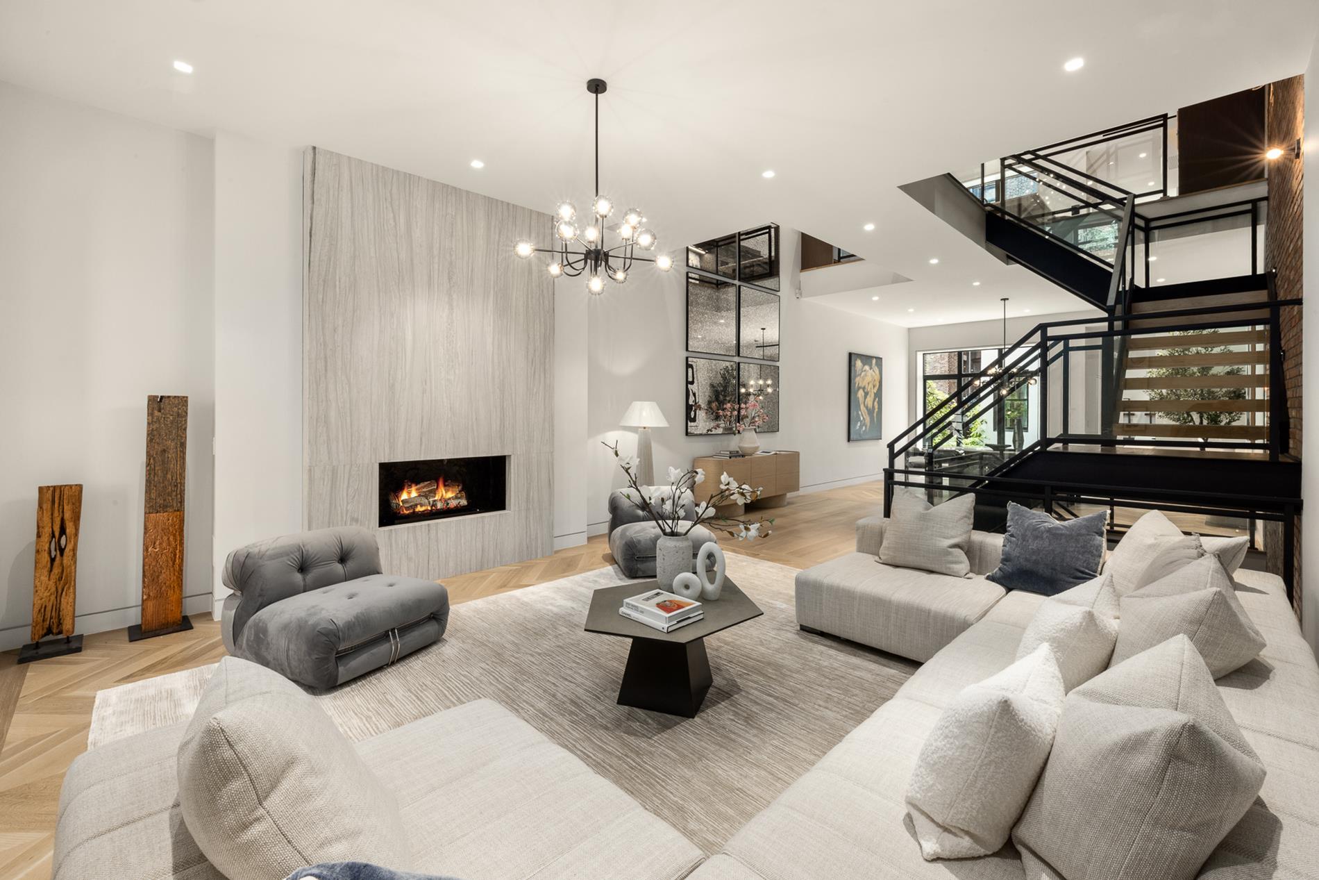 250 West 73rd Street Manhattan, NY 10023 - Photo 2 of 25