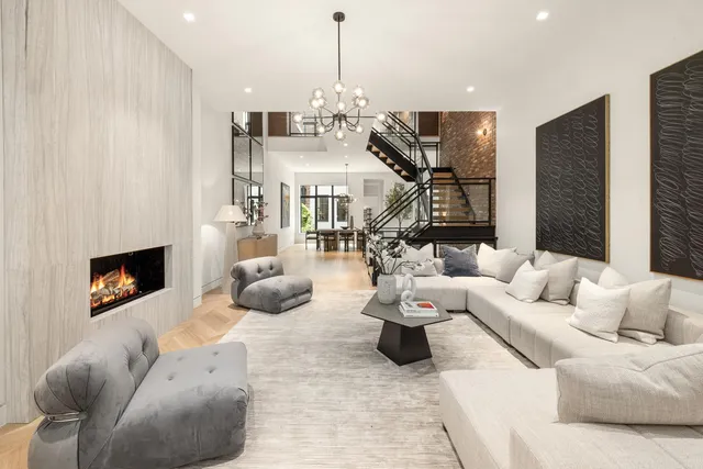 $15,995,000 | 250 West 73rd Street | Upper West Side