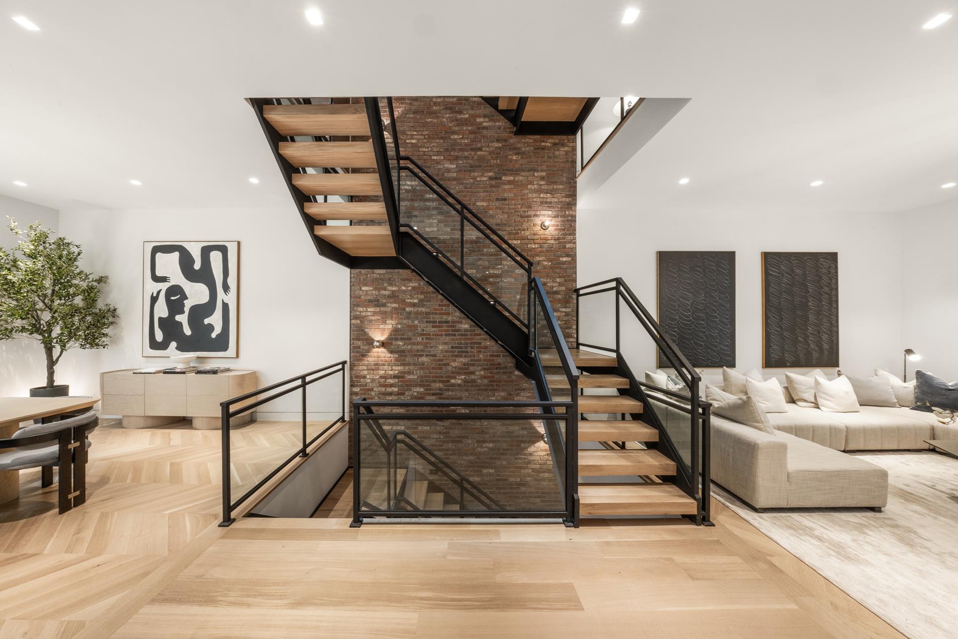 250 West 73rd Street Manhattan, NY 10023 - Photo 5 of 25