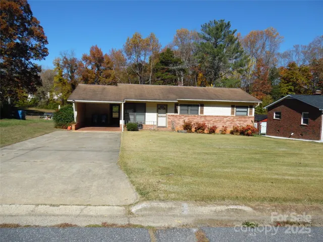 $198,500 | 3120 6th Avenue Southwest, Hickory, NC 28602