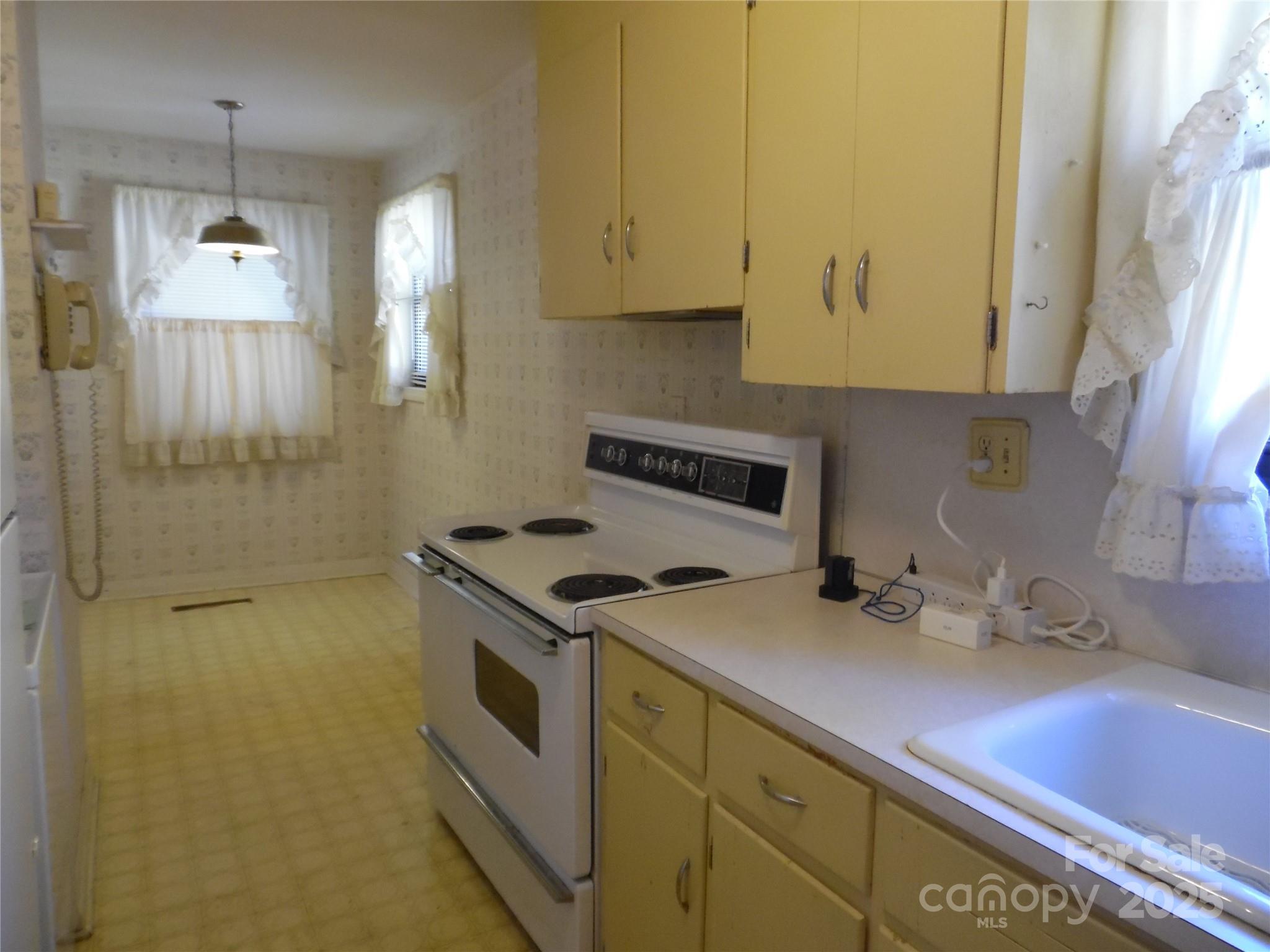 3120 6th Avenue Southwest Hickory, NC 28602 - Photo 13 of 22