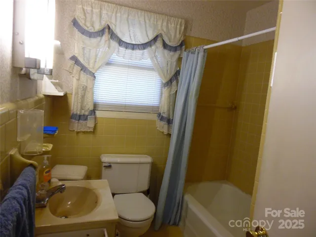 $198,500 | 3120 6th Avenue Southwest, Hickory, NC 28602