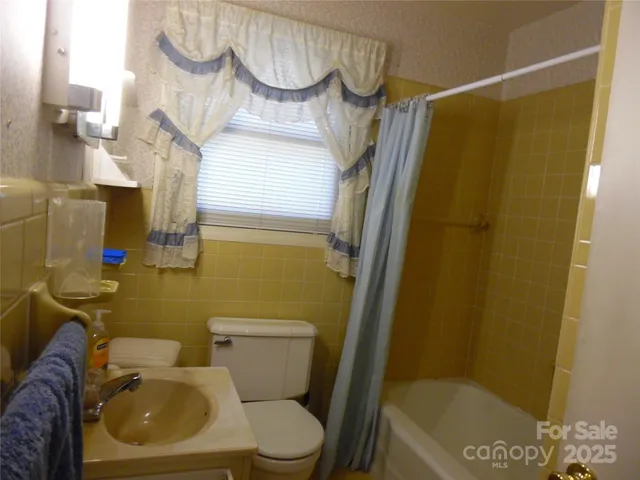 $198,500 | 3120 6th Avenue Southwest, Hickory, NC 28602