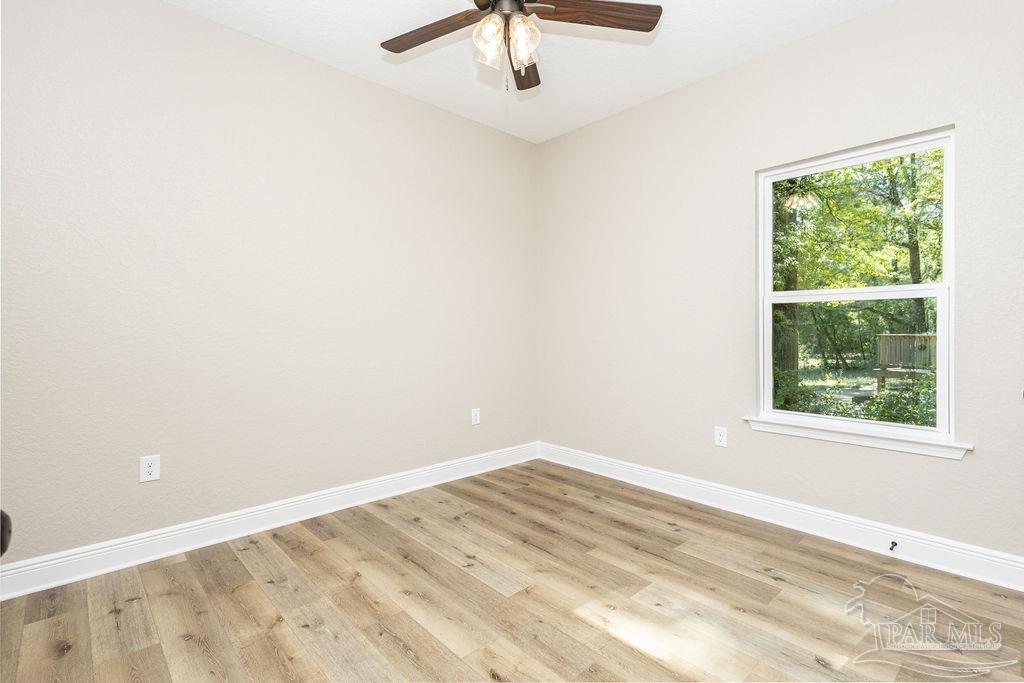 5300 Marks Place Milton, FL 32570 - Photo 20 of 26