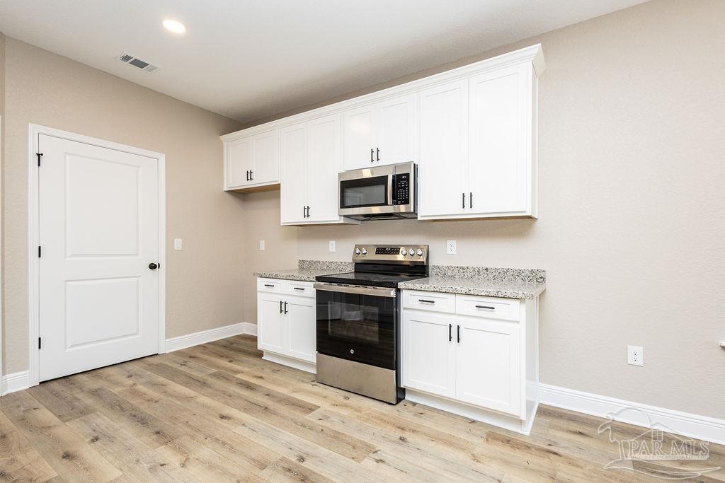 5300 Marks Place Milton, FL 32570 - Photo 4 of 26