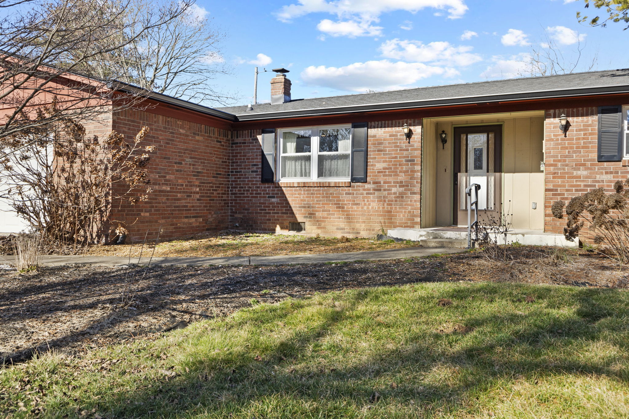 8340 Compton Street Indianapolis, IN 46240 - Photo 2 of 38