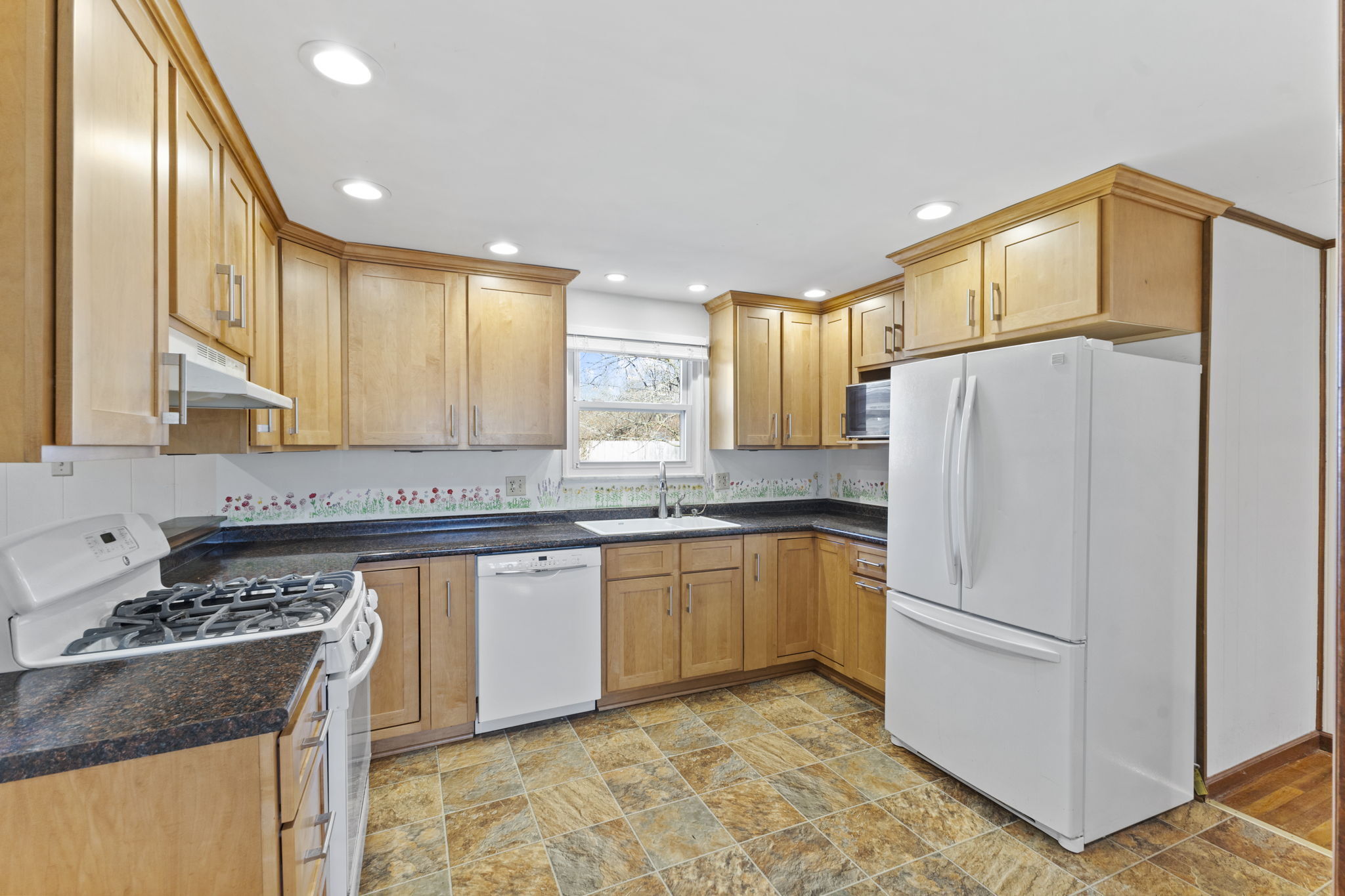 8340 Compton Street Indianapolis, IN 46240 - Photo 6 of 38