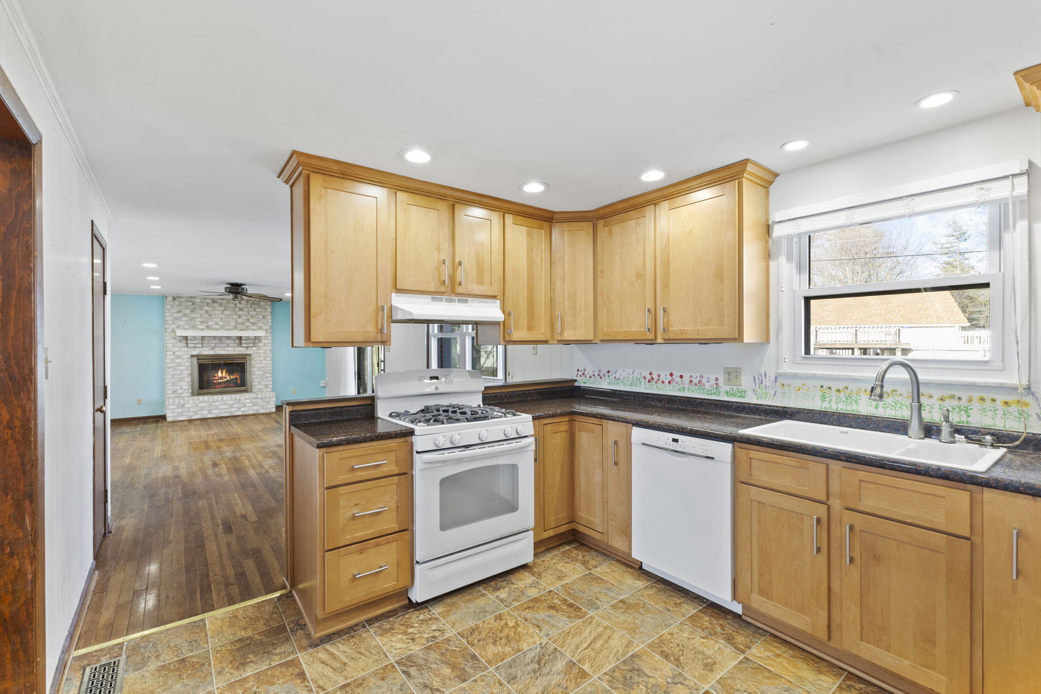 8340 Compton Street Indianapolis, IN 46240 - Photo 9 of 38