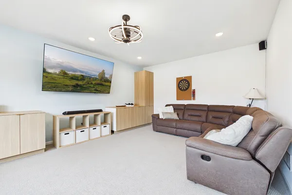$594,400 | 606 McHenry Avenue, McHenry, IL 60050