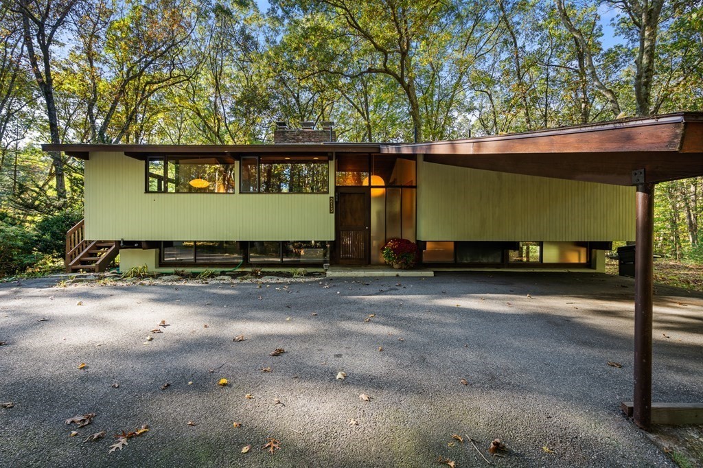 213 Indian Hill Road Carlisle, MA 01741 - Photo 2 of 37