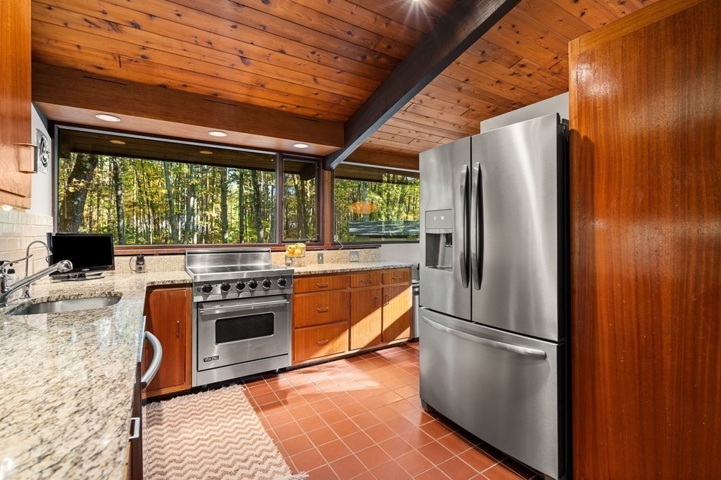 213 Indian Hill Road Carlisle, MA 01741 - Photo 5 of 37