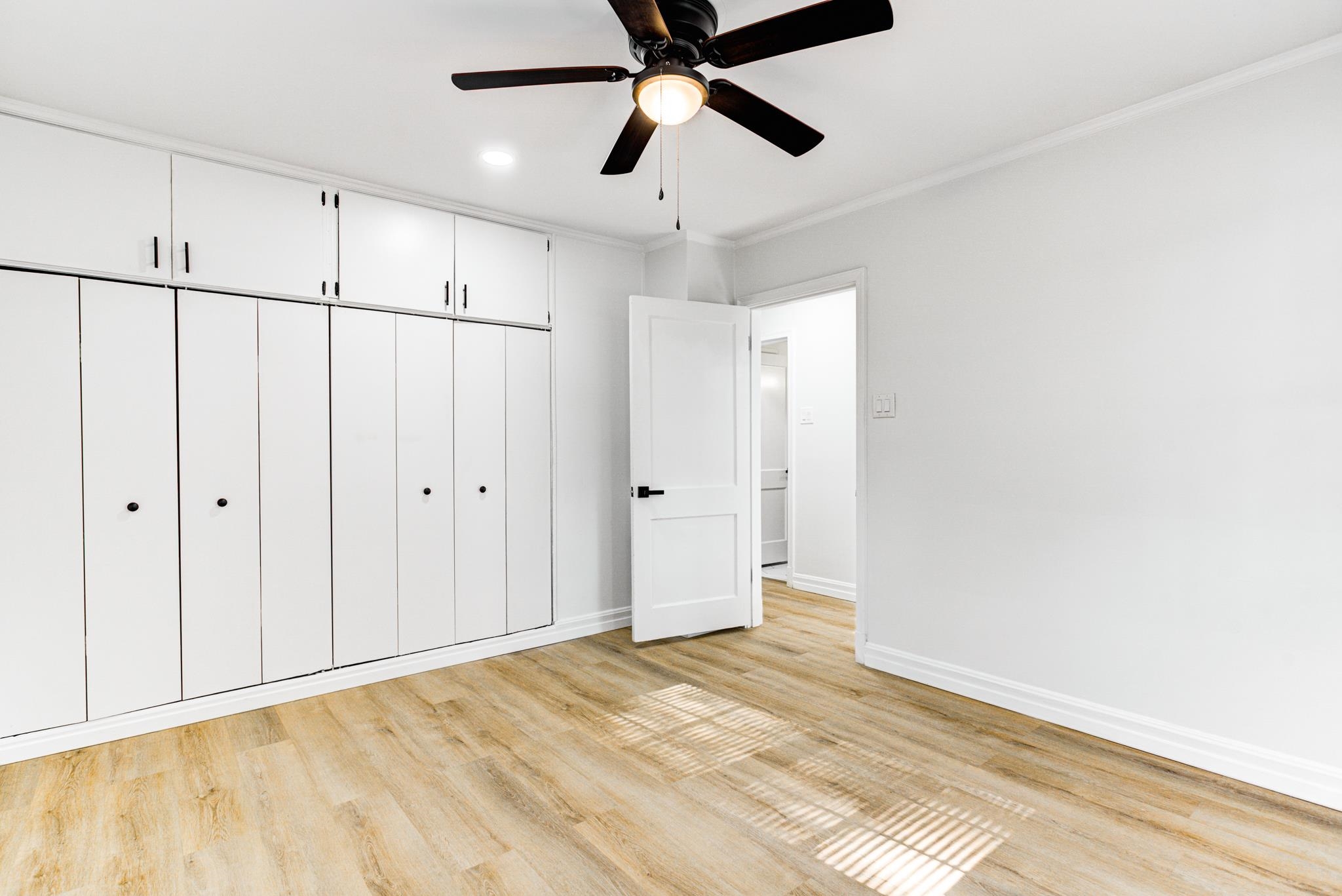 4008 Forrest Drive Memphis, TN 38122 - Photo 10 of 21 a view of a room with a ceiling fan