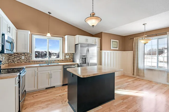 $415,000 | 420 21st Avenue North, Sartell, MN 56377