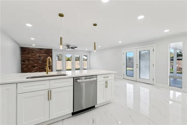 $329,900 | 2571 Vulcan Street, Harvey, LA 70058