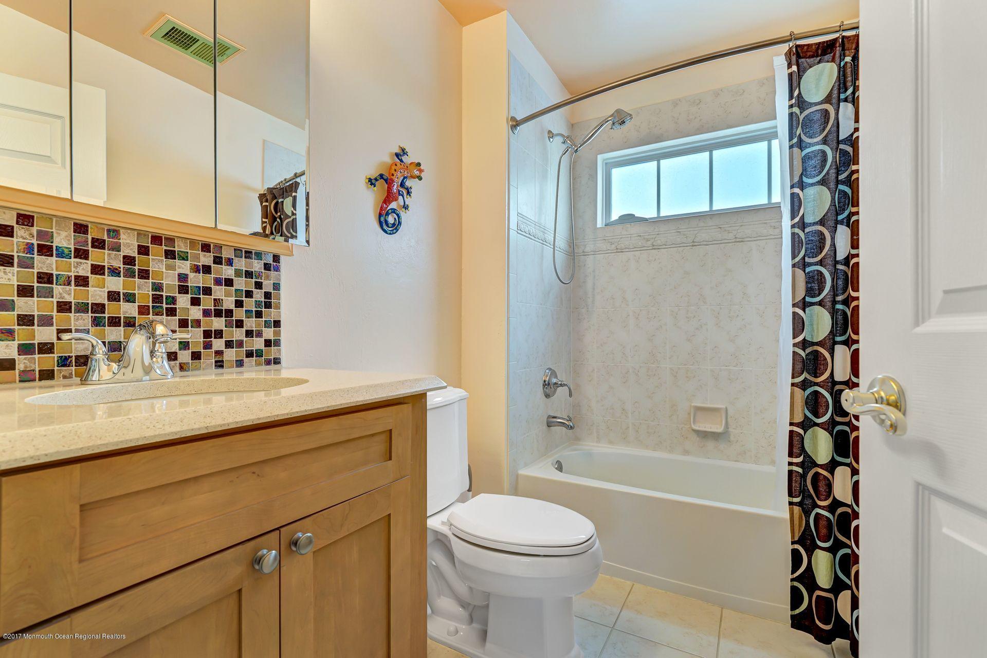 54 Bay Hill Road Lakewood, NJ 08701 - Photo 19 of 48 19