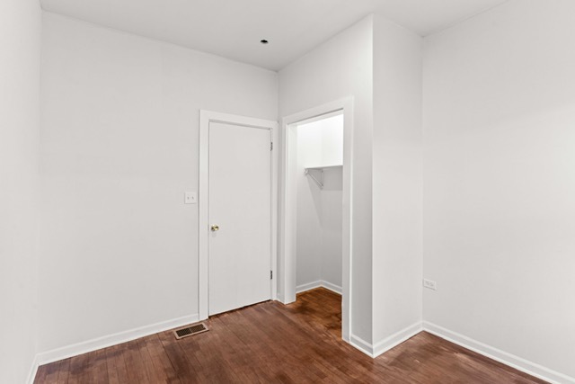 3047 South Broad Street Chicago, IL 60608 - Photo 20 of 25 a view of hallway with closet
